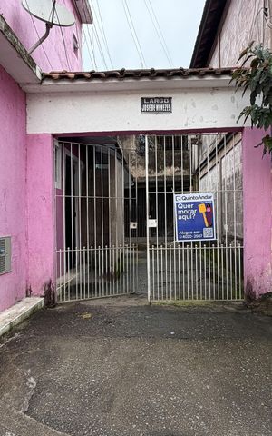 Casa de condomínio para alugar com 55m², 1 quarto e sem vaga Casa de condomínio para alugar com 55m², 1 quarto e sem vagaFachada