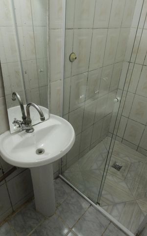 Casa de condomínio para alugar com 55m², 1 quarto e sem vagaBanheiro