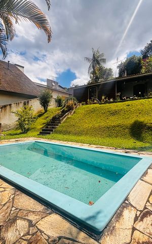 Casa para alugar com 225m², 2 quartos e 2 vagas Casa para alugar com 225m², 2 quartos e 2 vagasPiscina
