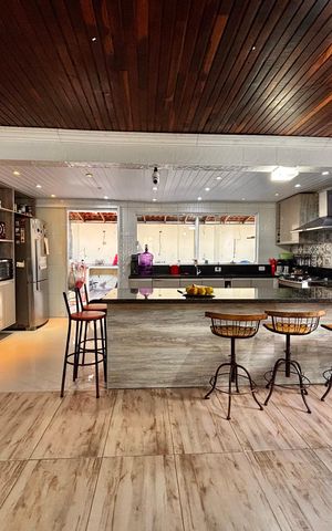 Casa para alugar com 225m², 2 quartos e 2 vagas Casa para alugar com 225m², 2 quartos e 2 vagasCozinha