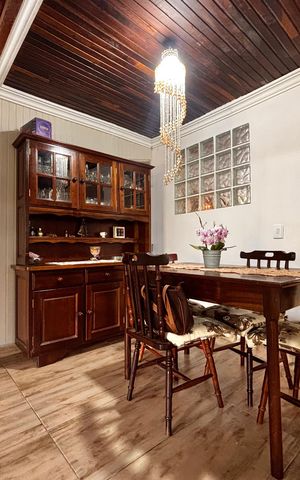 Casa para alugar com 225m², 2 quartos e 2 vagas Casa para alugar com 225m², 2 quartos e 2 vagasSala de Jantar