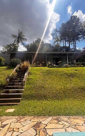Casa para alugar com 225m², 2 quartos e 2 vagas Casa para alugar com 225m², 2 quartos e 2 vagasFrente residência