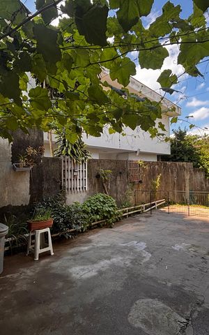 Casa para alugar com 225m², 2 quartos e 2 vagas Casa para alugar com 225m², 2 quartos e 2 vagasFundos