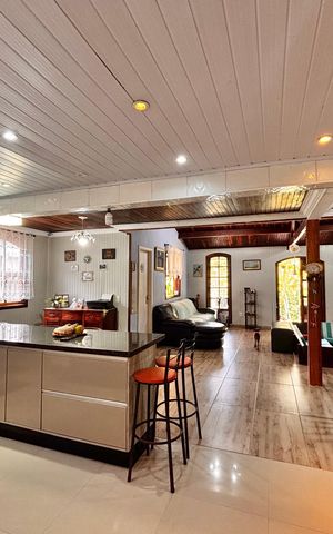 Casa para alugar com 225m², 2 quartos e 2 vagas Casa para alugar com 225m², 2 quartos e 2 vagasCozinha
