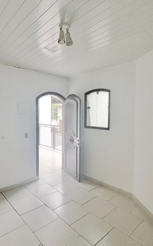 Casa para alugar com 40m², 1 quarto e sem vaga Casa para alugar com 40m², 1 quarto e sem vagaSala