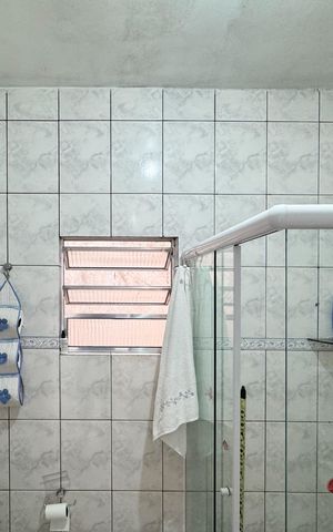 Casa para alugar com 80m², 3 quartos e 1 vaga Casa para alugar com 80m², 3 quartos e 1 vagaBanheiro Social 2