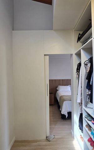 Casa de condomínio à venda com 98m², 3 quartos e 2 vagas Casa de condomínio à venda com 98m², 3 quartos e 2 vagasCloset da suíte