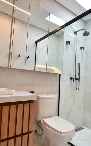 Casa de condomínio à venda com 198m², 2 quartos e 2 vagasBanheiro