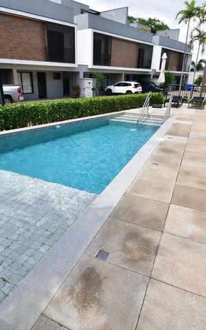 Casa de condomínio à venda com 198m², 2 quartos e 2 vagasÁrea comum - Piscina