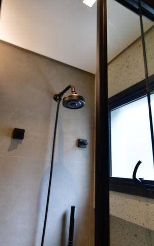 Casa de condomínio à venda com 198m², 2 quartos e 2 vagasBanheiro
