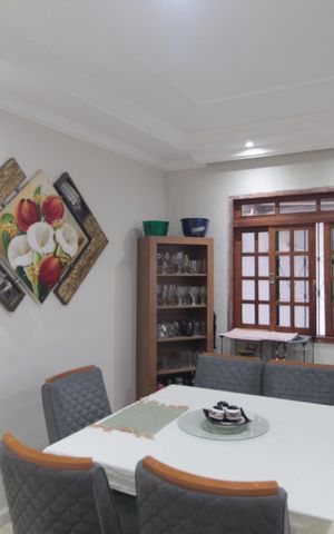 Casa à venda com 135m², 3 quartos e 4 vagasCopa