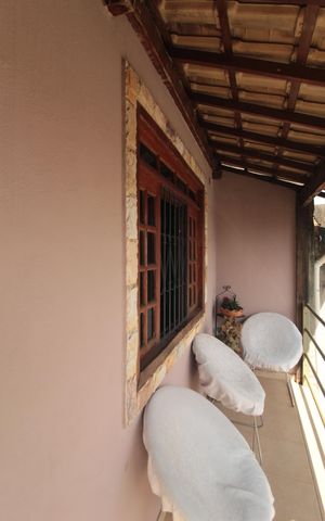 Casa à venda com 135m², 3 quartos e 4 vagasVaranda