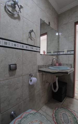 Casa à venda com 135m², 3 quartos e 4 vagasBanheiro Social 2