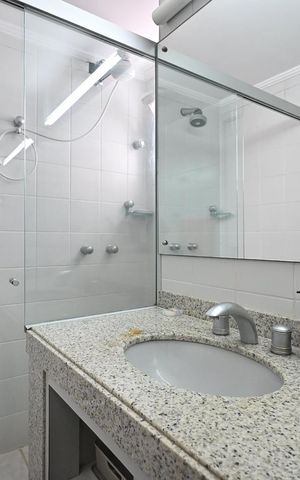 Apartamento para alugar com 84m², 3 quartos e 2 vagasBanheiro
