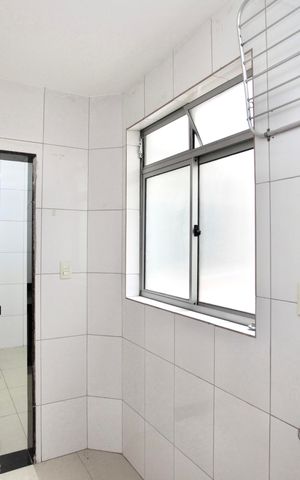 Apartamento para alugar com 130m², 3 quartos e 2 vagas Apartamento para alugar com 130m², 3 quartos e 2 vagasCozinha e Área de Serviço