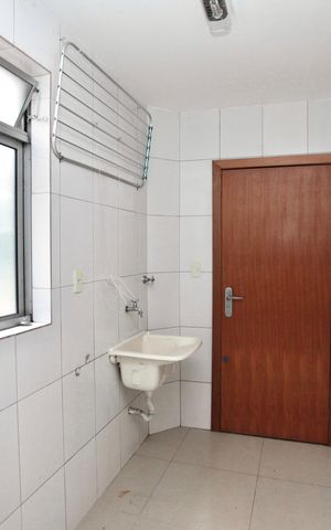 Apartamento para alugar com 130m², 3 quartos e 2 vagas Apartamento para alugar com 130m², 3 quartos e 2 vagasCozinha e Área de Serviço