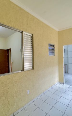 Casa para alugar com 252m², 3 quartos e 3 vagas Casa para alugar com 252m², 3 quartos e 3 vagasHall
