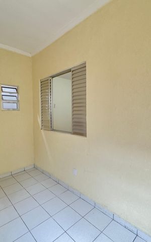 Casa para alugar com 252m², 3 quartos e 3 vagas Casa para alugar com 252m², 3 quartos e 3 vagasHall