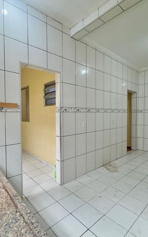 Casa para alugar com 252m², 3 quartos e 3 vagas Casa para alugar com 252m², 3 quartos e 3 vagasCozinha