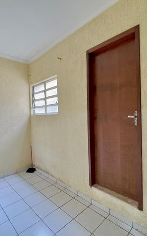 Casa para alugar com 252m², 3 quartos e 3 vagas Casa para alugar com 252m², 3 quartos e 3 vagasHall