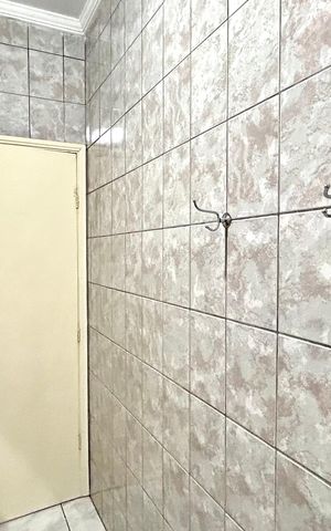 Casa para alugar com 80m², 2 quartos e 1 vaga Casa para alugar com 80m², 2 quartos e 1 vagaBanheiro