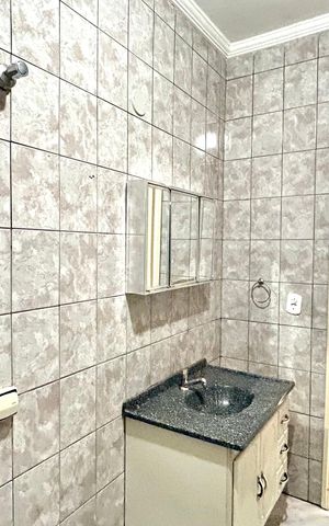 Casa para alugar com 80m², 2 quartos e 1 vaga Casa para alugar com 80m², 2 quartos e 1 vagaBanheiro