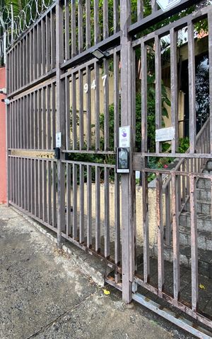 Apartamento à venda com 120m², 5 quartos e 3 vagas Apartamento à venda com 120m², 5 quartos e 3 vagasFachada