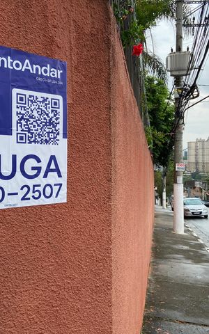 Apartamento à venda com 120m², 5 quartos e 3 vagas Apartamento à venda com 120m², 5 quartos e 3 vagasFachada e Placa