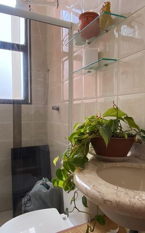 Apartamento à venda com 120m², 5 quartos e 3 vagas Apartamento à venda com 120m², 5 quartos e 3 vagasBanheiro 2