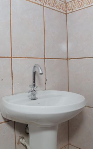 Casa para alugar com 100m², 2 quartos e 1 vaga Casa para alugar com 100m², 2 quartos e 1 vagaBanheiro