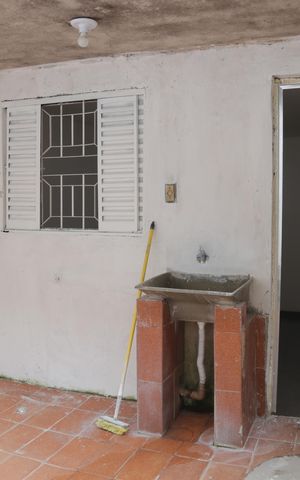 Casa para alugar com 100m², 2 quartos e 1 vaga Casa para alugar com 100m², 2 quartos e 1 vagaÁrea de Serviço