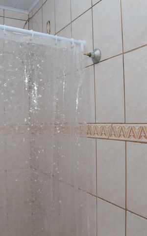 Casa para alugar com 100m², 2 quartos e 1 vaga Casa para alugar com 100m², 2 quartos e 1 vagaBanheiro