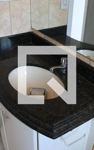 Casa para alugar com 240m², 4 quartos e 2 vagasBanheiro