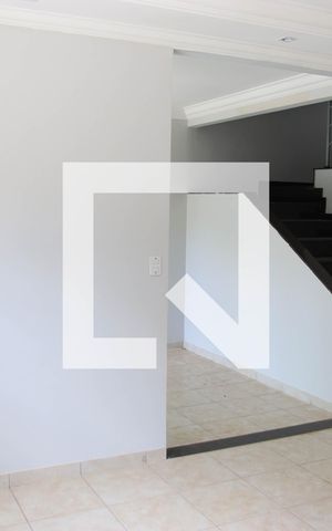 Casa para alugar com 240m², 4 quartos e 2 vagasSala
