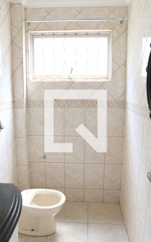 Casa para alugar com 240m², 4 quartos e 2 vagasLavabo