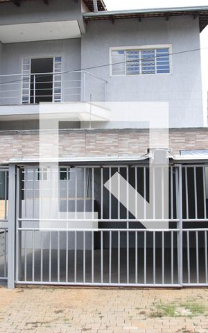 Casa para alugar com 240m², 4 quartos e 2 vagasFachada