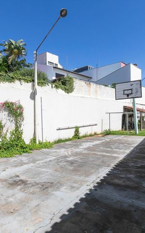 Casa para alugar com 416m², 4 quartos e 4 vagasQUINTAL