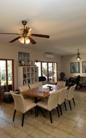 Casa para alugar com 416m², 4 quartos e 4 vagasSALA PARA VÁRIOS AMBIENTES