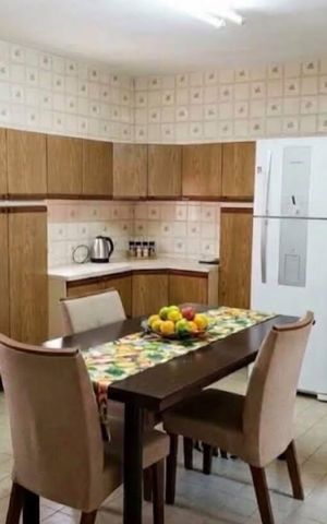 Casa para alugar com 196m², 3 quartos e 4 vagas Casa para alugar com 196m², 3 quartos e 4 vagasCozinha
