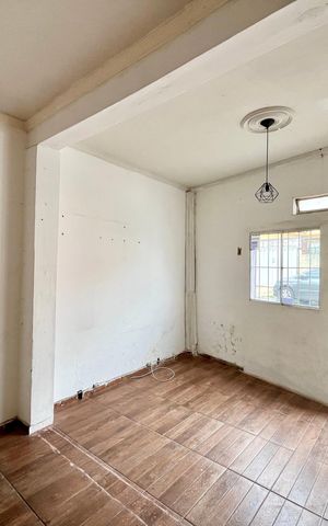 Casa à venda com 80m², 3 quartos e sem vaga