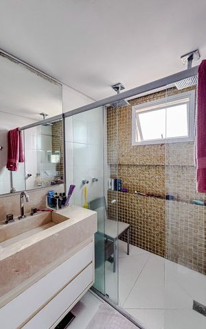 Apartamento à venda com 157m², 3 quartos e 4 vagasBanheiro da Suíte 1