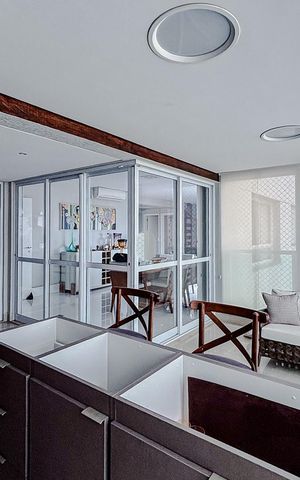 Apartamento à venda com 157m², 3 quartos e 4 vagasVaranda