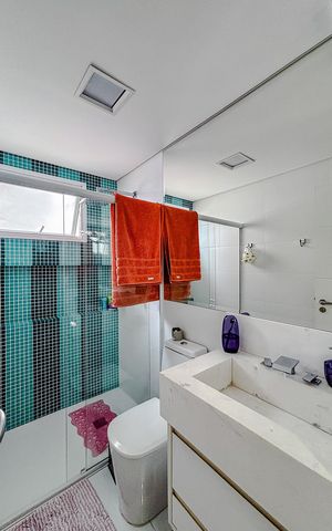 Apartamento à venda com 157m², 3 quartos e 4 vagasBanheiro da Suíte 2
