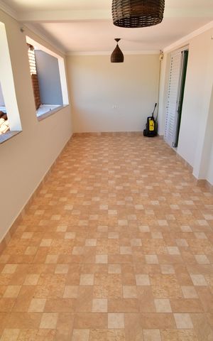 Casa para alugar com 125m², 3 quartos e sem vagaVaranda