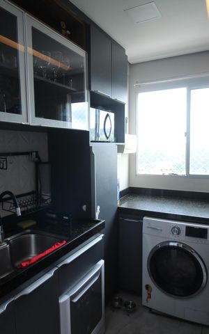 Apartamento à venda com 47m², 2 quartos e 2 vagasCozinha e Área de Serviço
