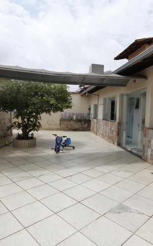 Casa à venda com 170m², 5 quartos e 5 vagasÁrea externa