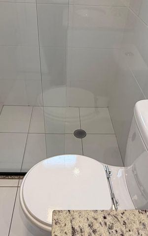 Apartamento para alugar com 50m², 2 quartos e 1 vaga Apartamento para alugar com 50m², 2 quartos e 1 vagaBanheiro social