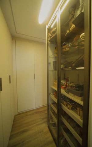 Apartamento para alugar com 167m², 3 quartos e 3 vagasSuíte 1 - Closet 