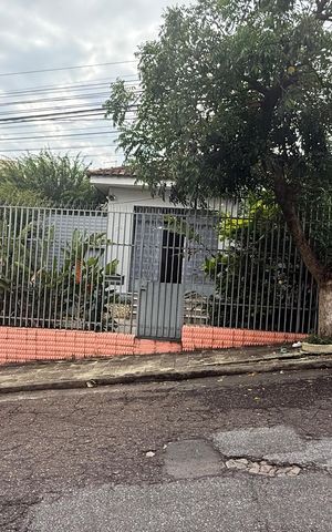 Casa para alugar com 100m², 3 quartos e 3 vagas Casa para alugar com 100m², 3 quartos e 3 vagasfachada
