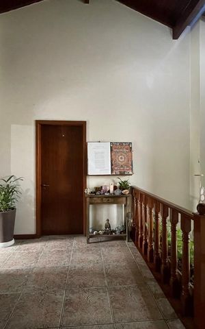 Casa à venda com 280m², 4 quartos e sem vaga